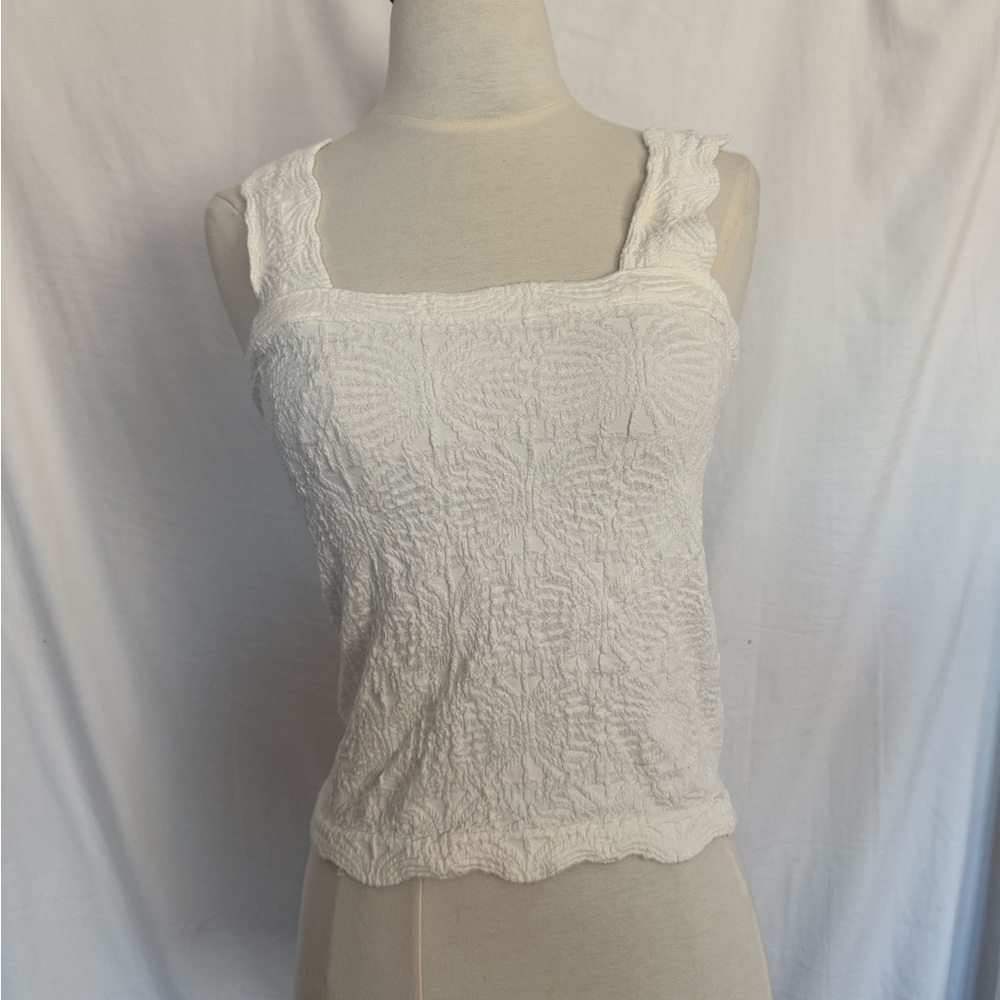 Juniors Floral Pattern white tank top